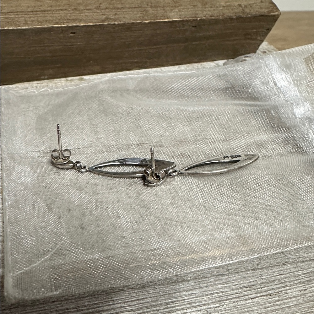 925 sterling silver great shape marcasite stamped SU solid well made earrings - Picture 6 of 8